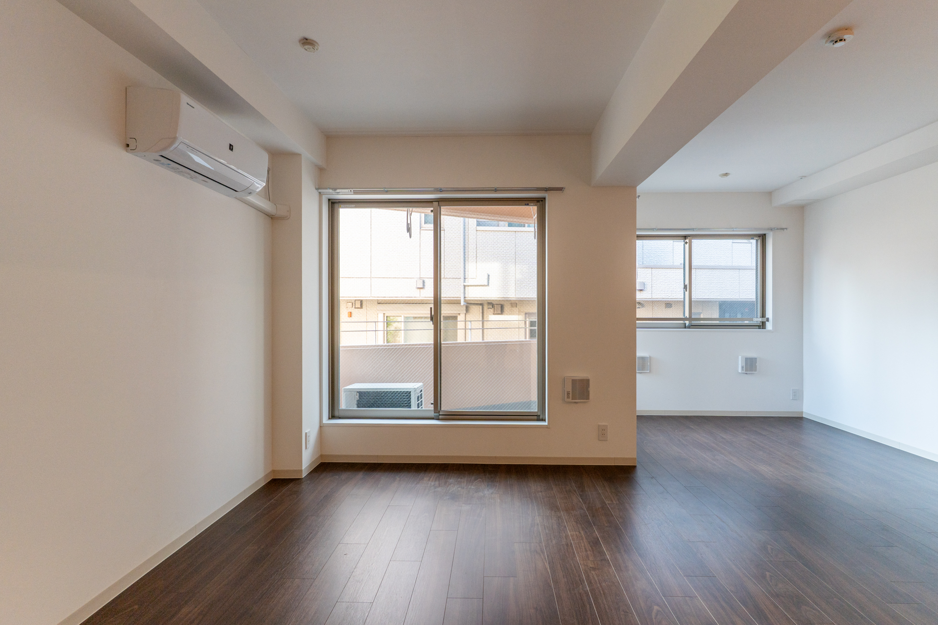 キッチン側からの視点