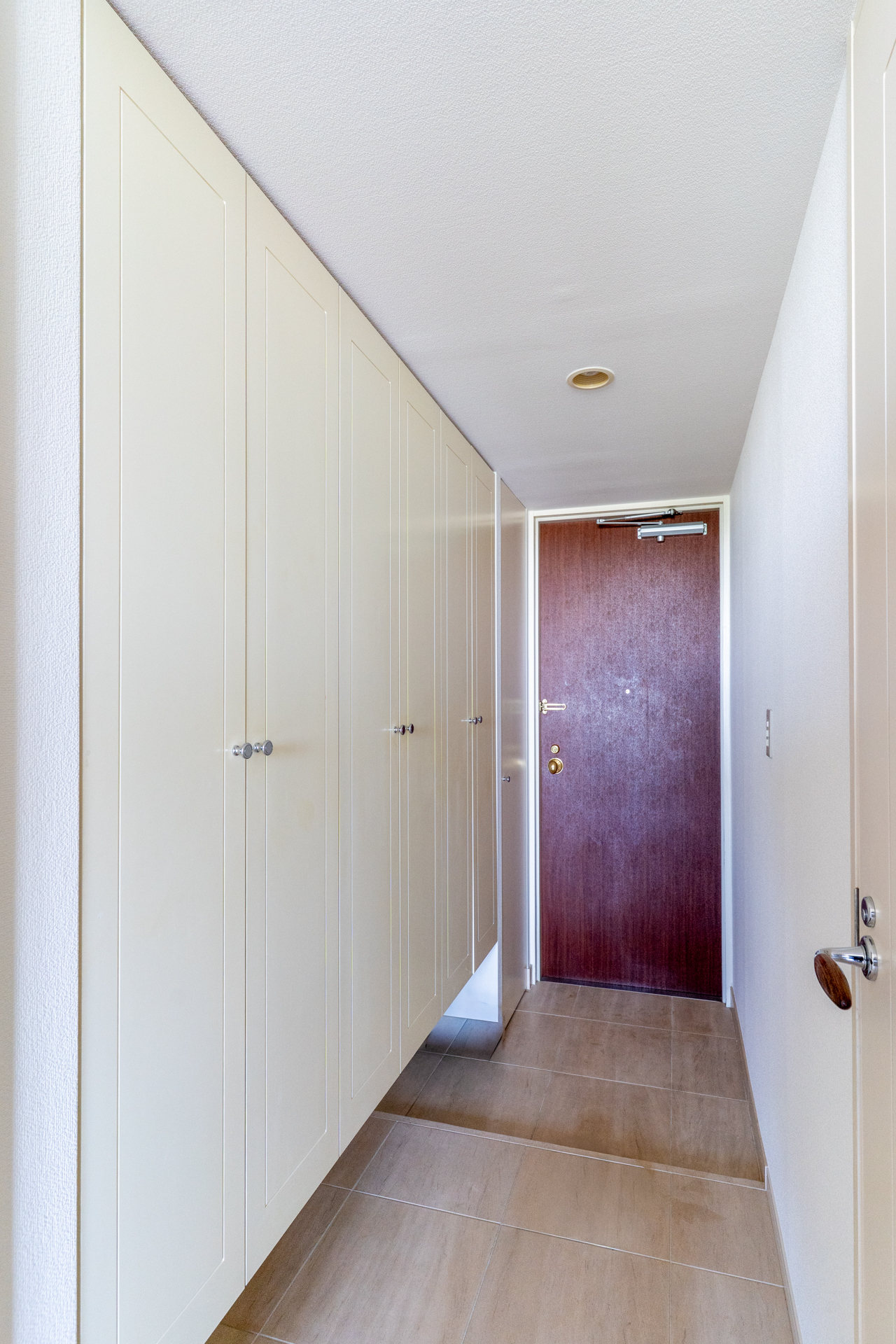 収納付き玄関・廊下