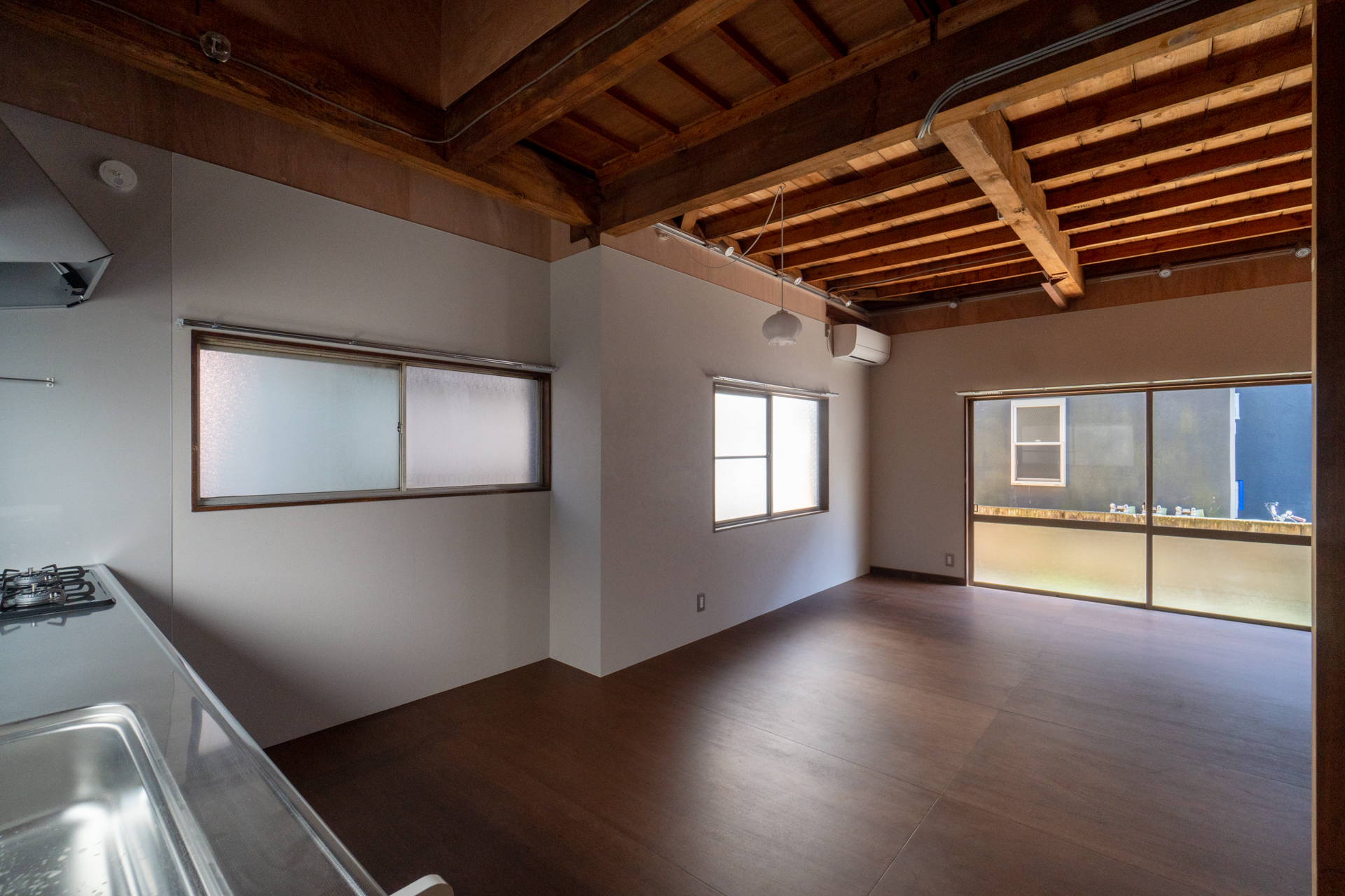 キッチン側から