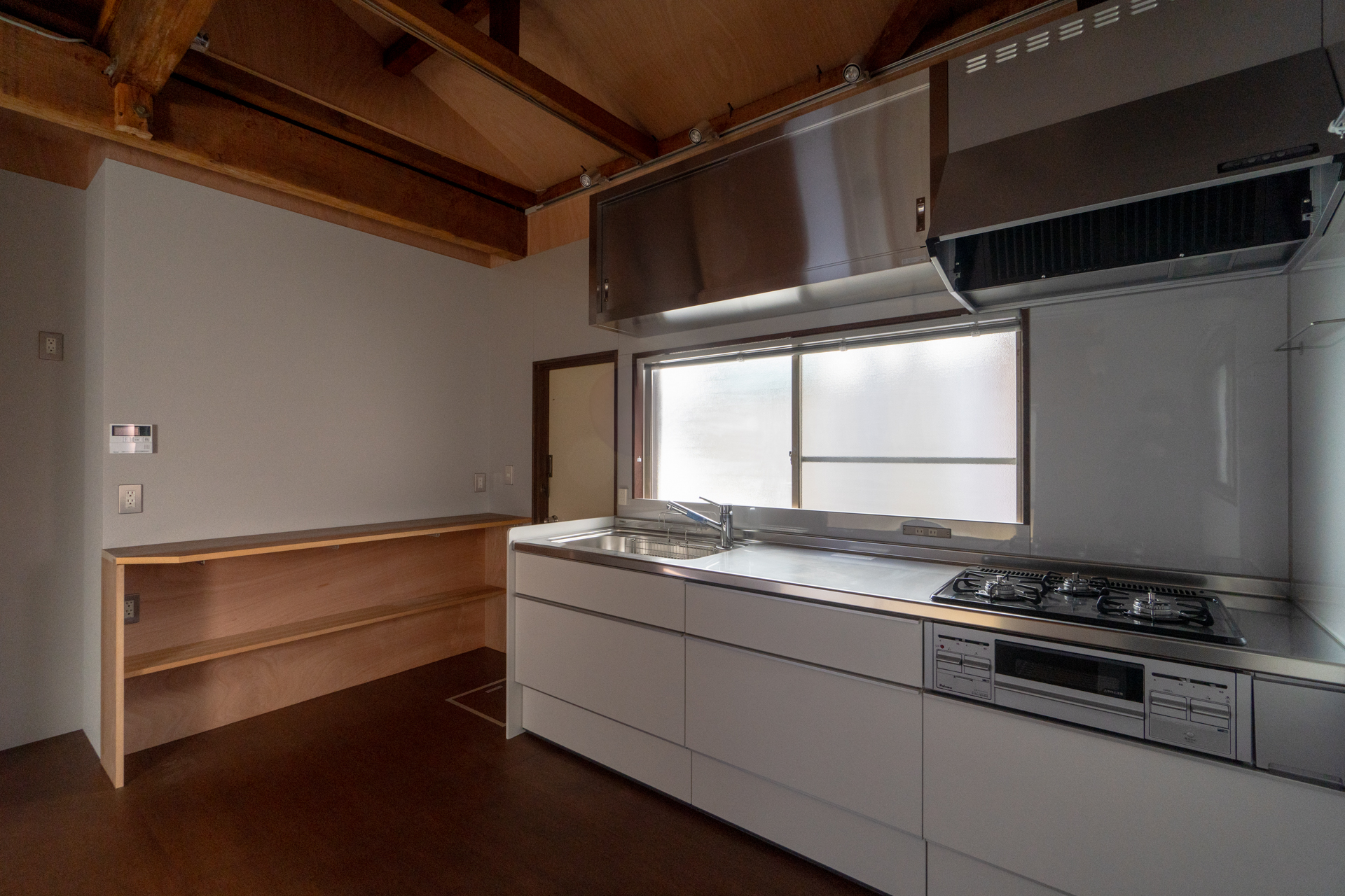 キッチン隣に勝手口