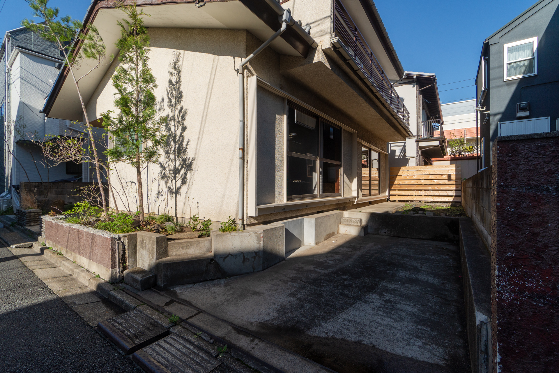 車も自転車もバイクも停められます