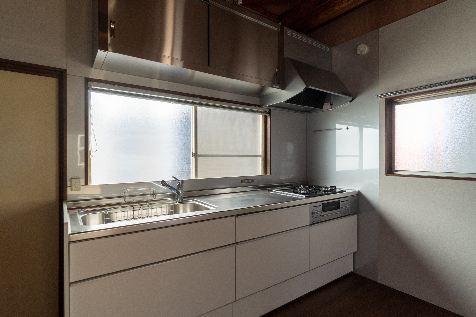 窓側にキッチン