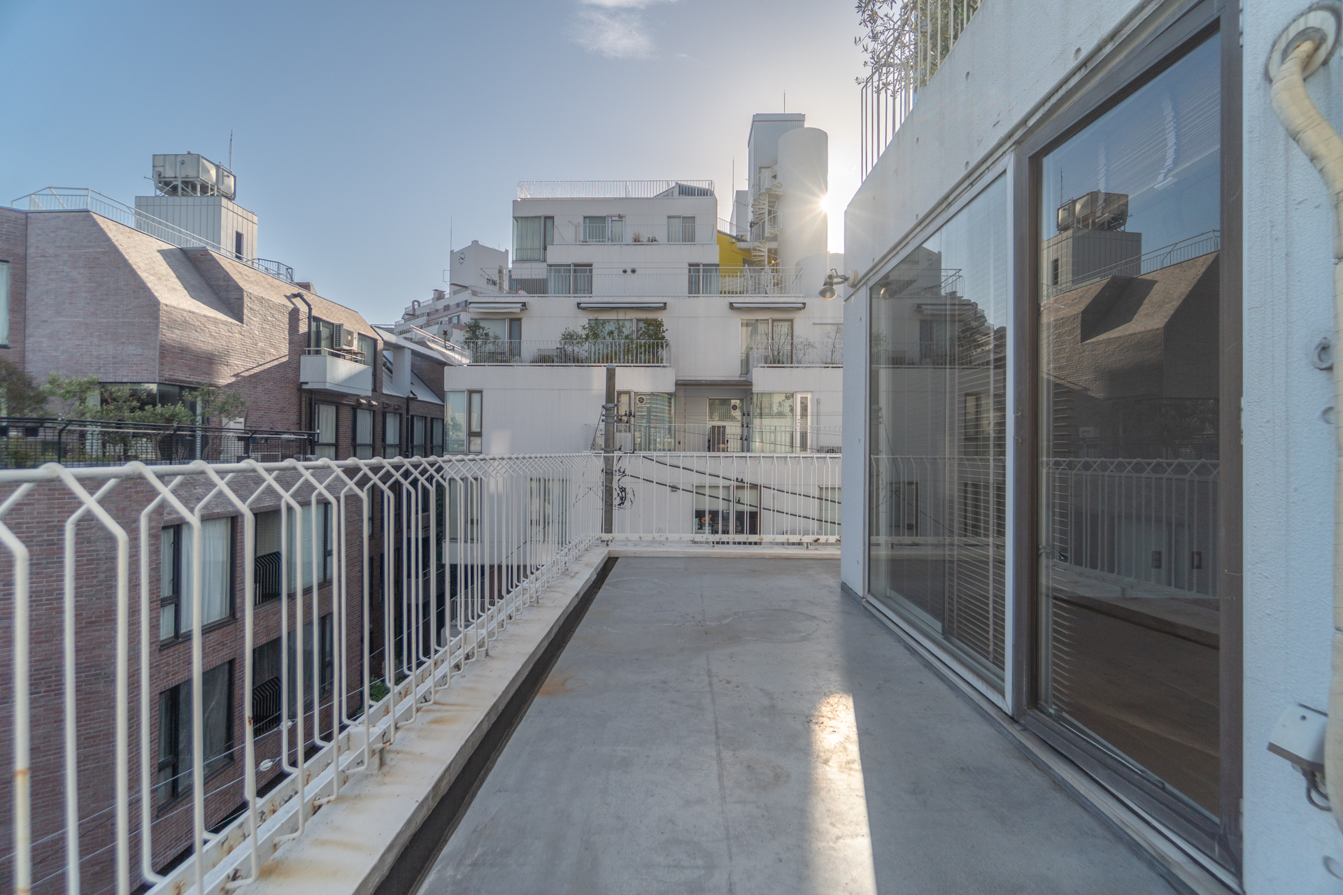 LDK前のバルコニー