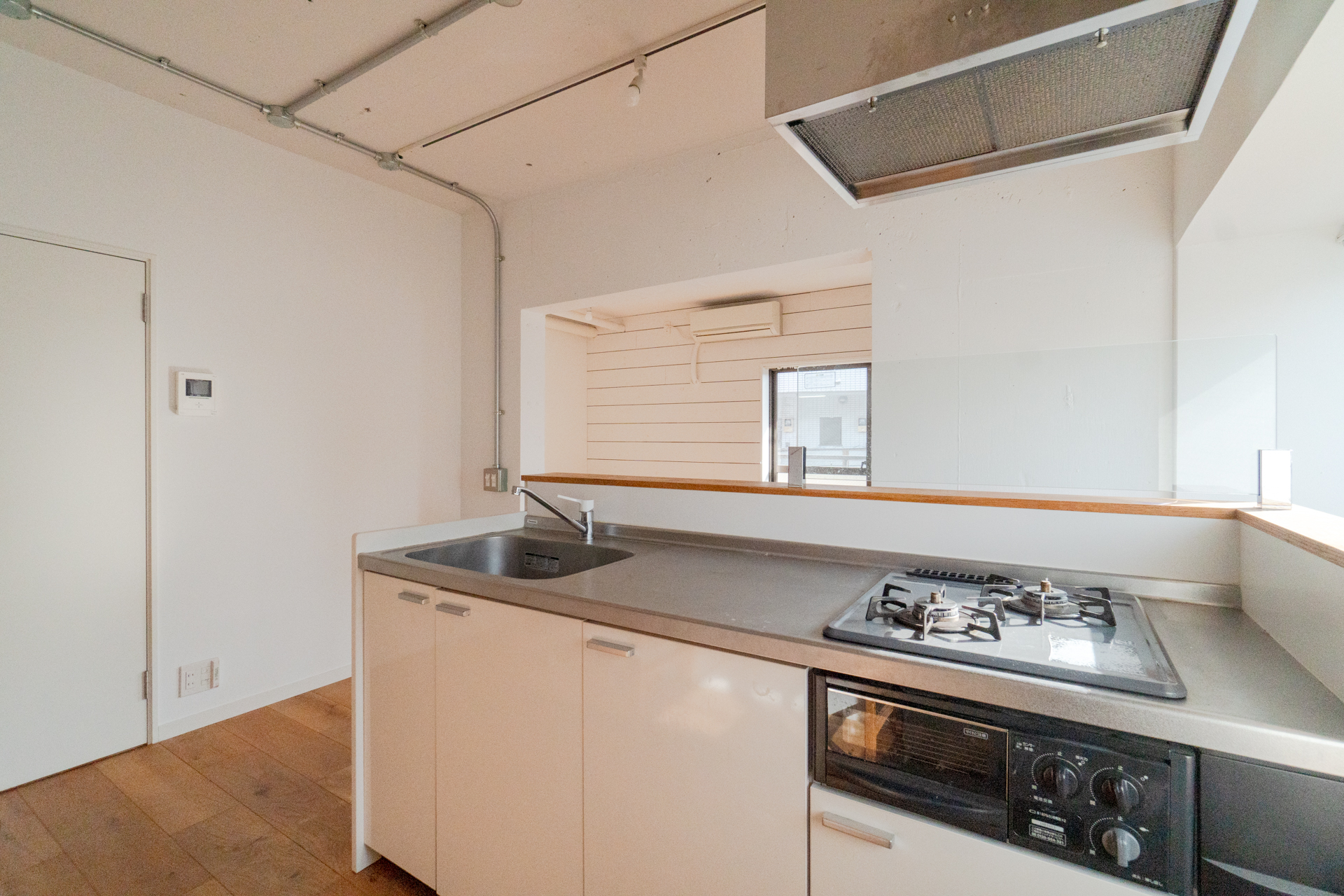 スペースが広いキッチン（301号室）