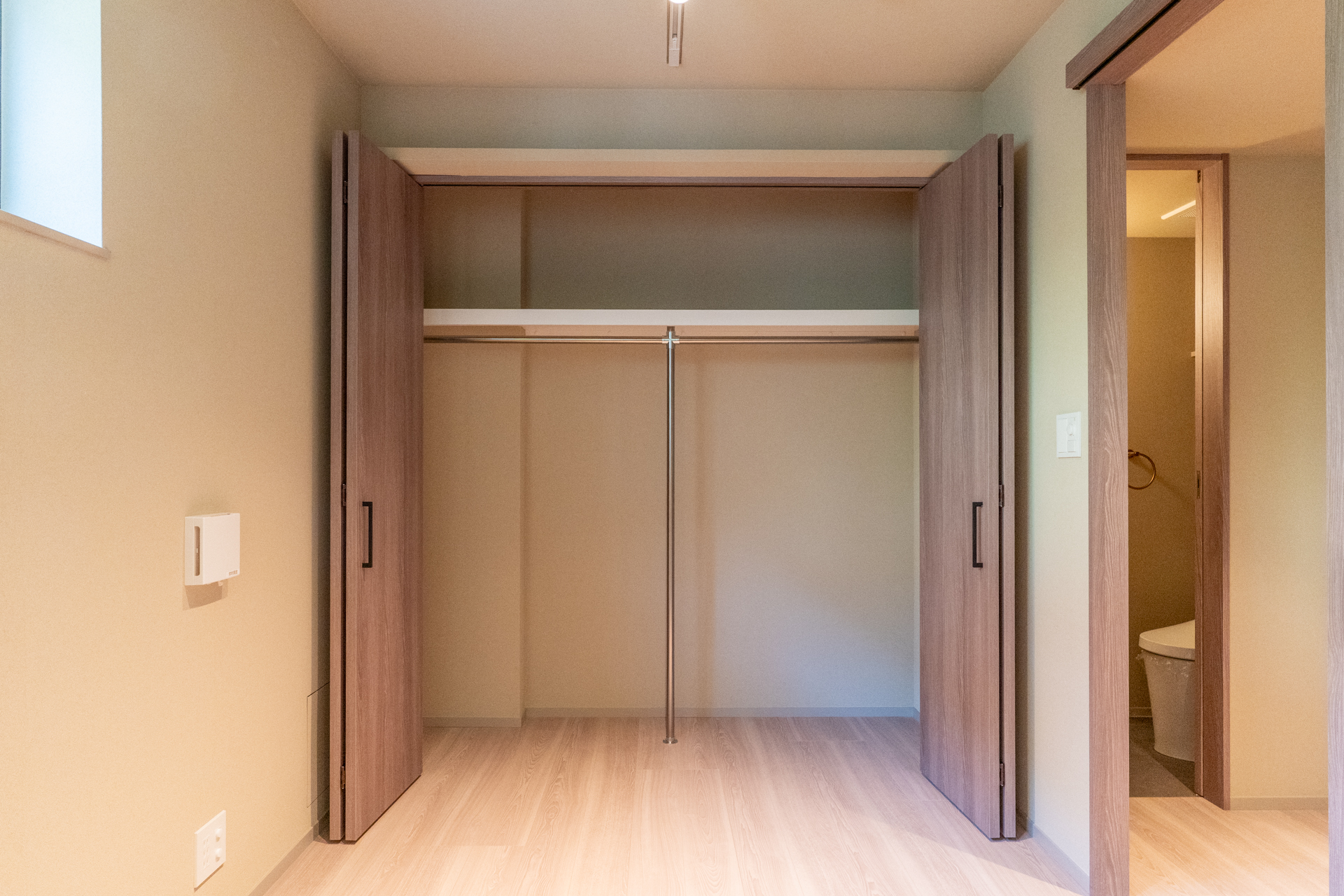 クローゼットオープン