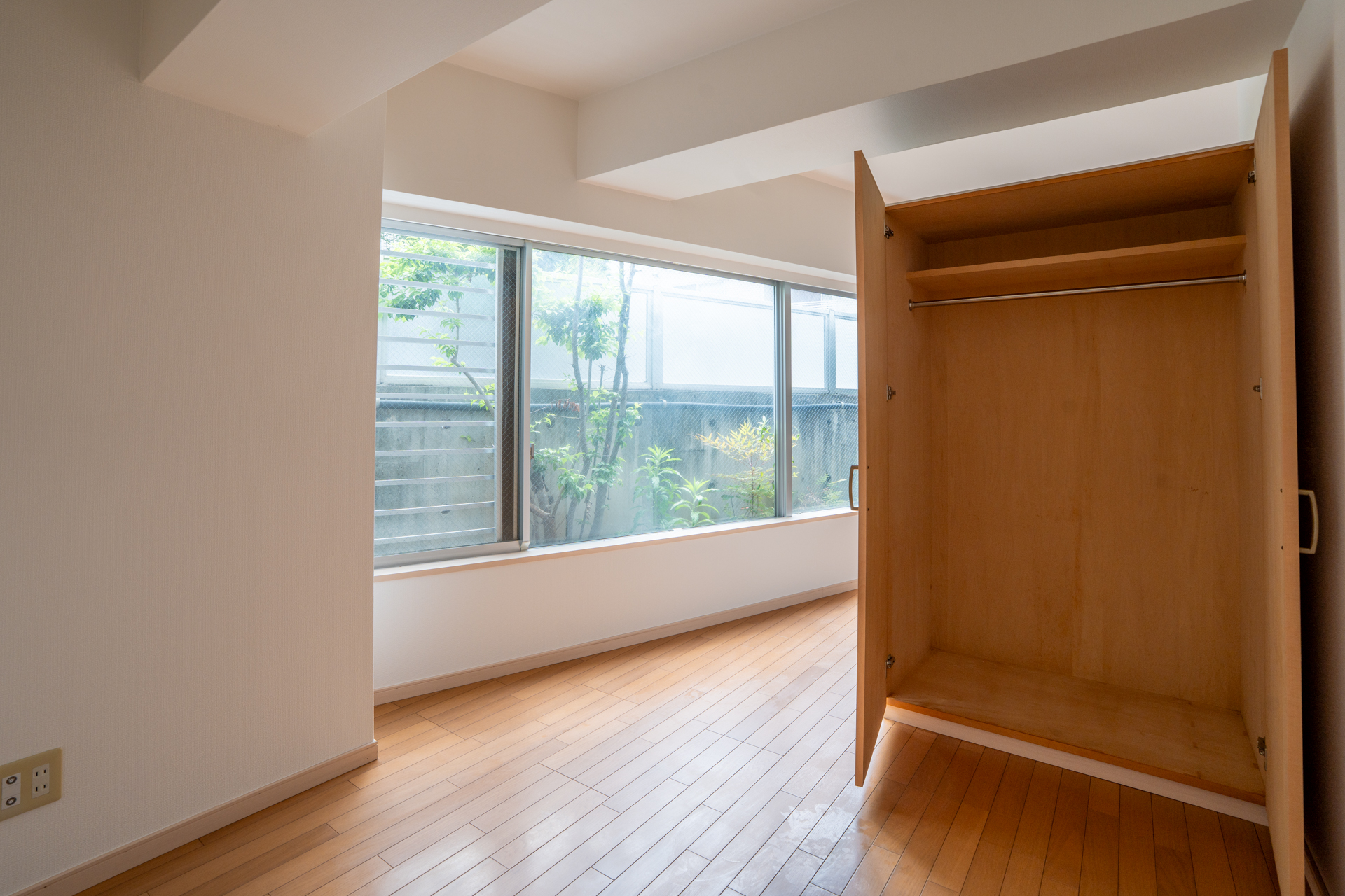 クローゼットオープン