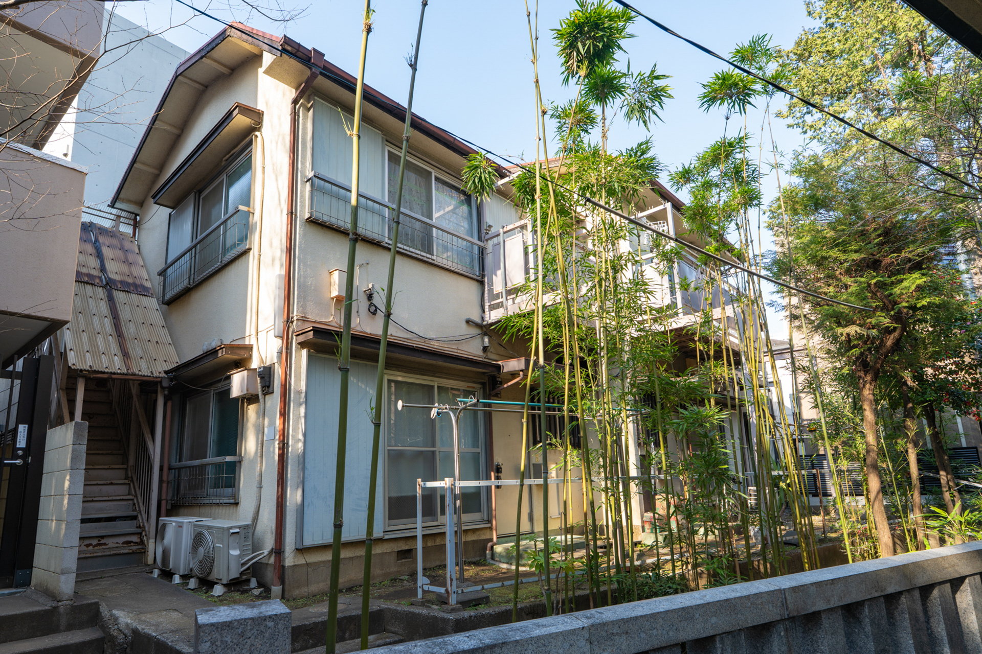 The・昭和な木賃アパートです（※写真はすべて前回募集時に撮影したものです）