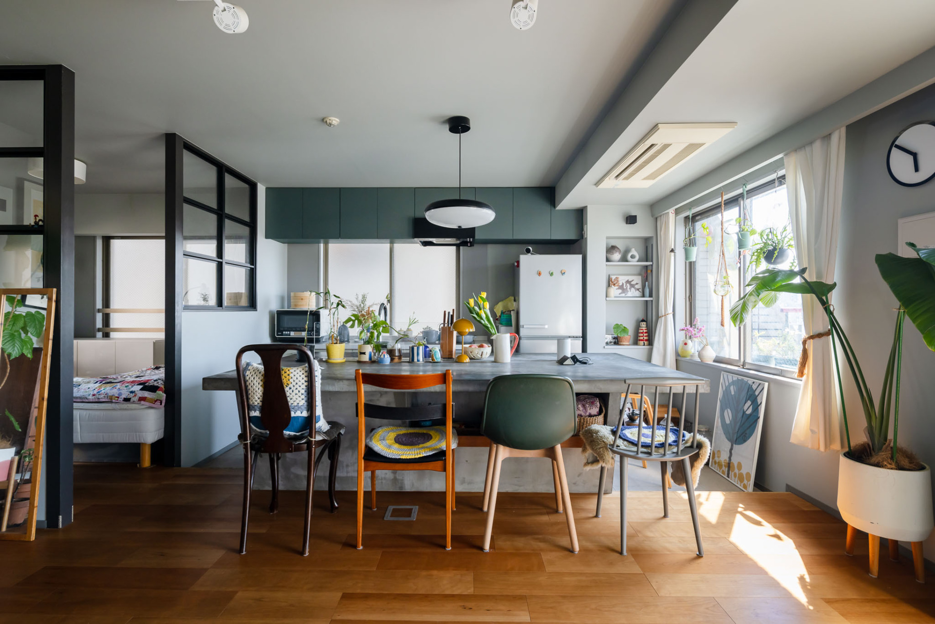 モルタルキッチンの都心リゾート