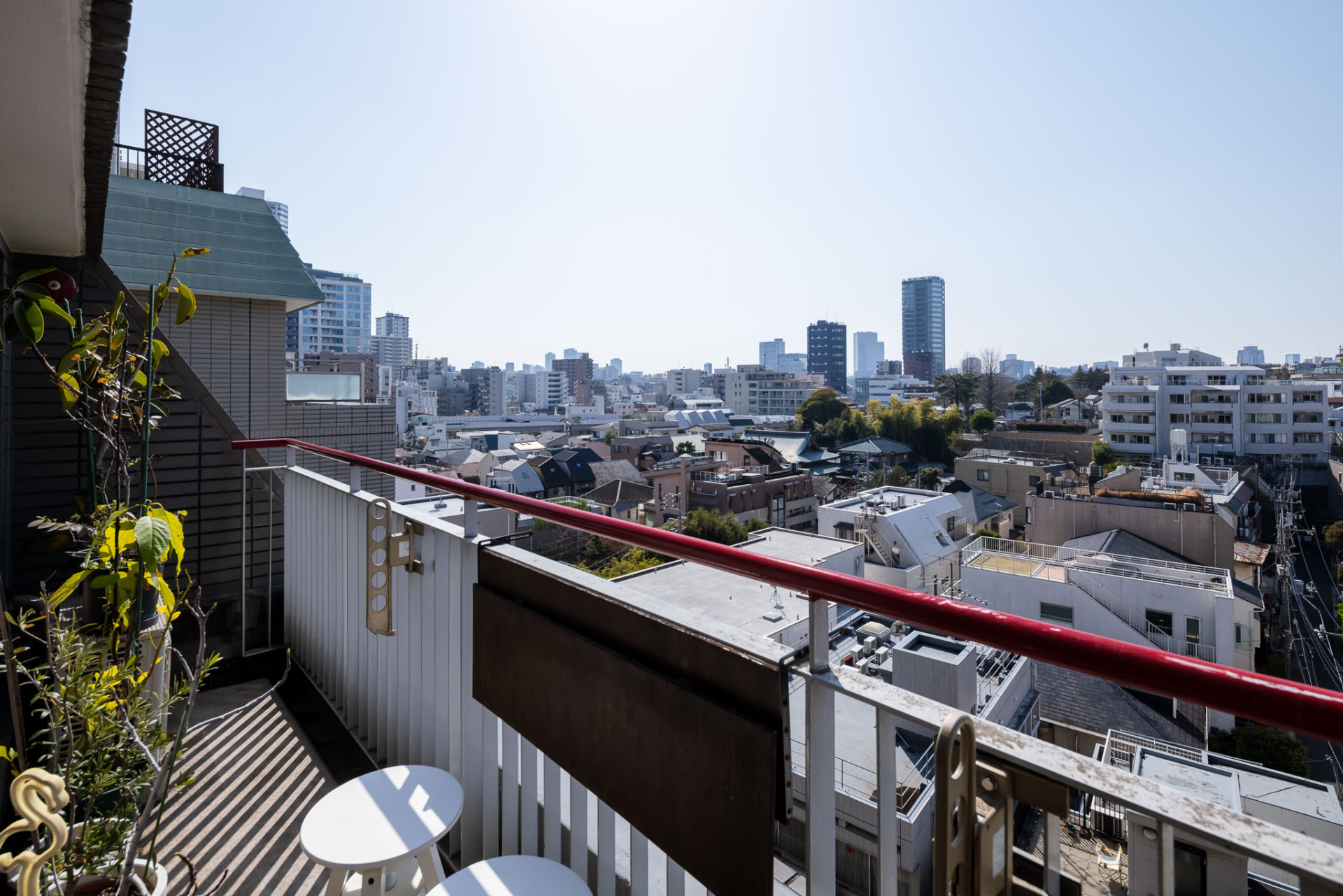 8階という高さもあり、抜け感のある眺望が広がります