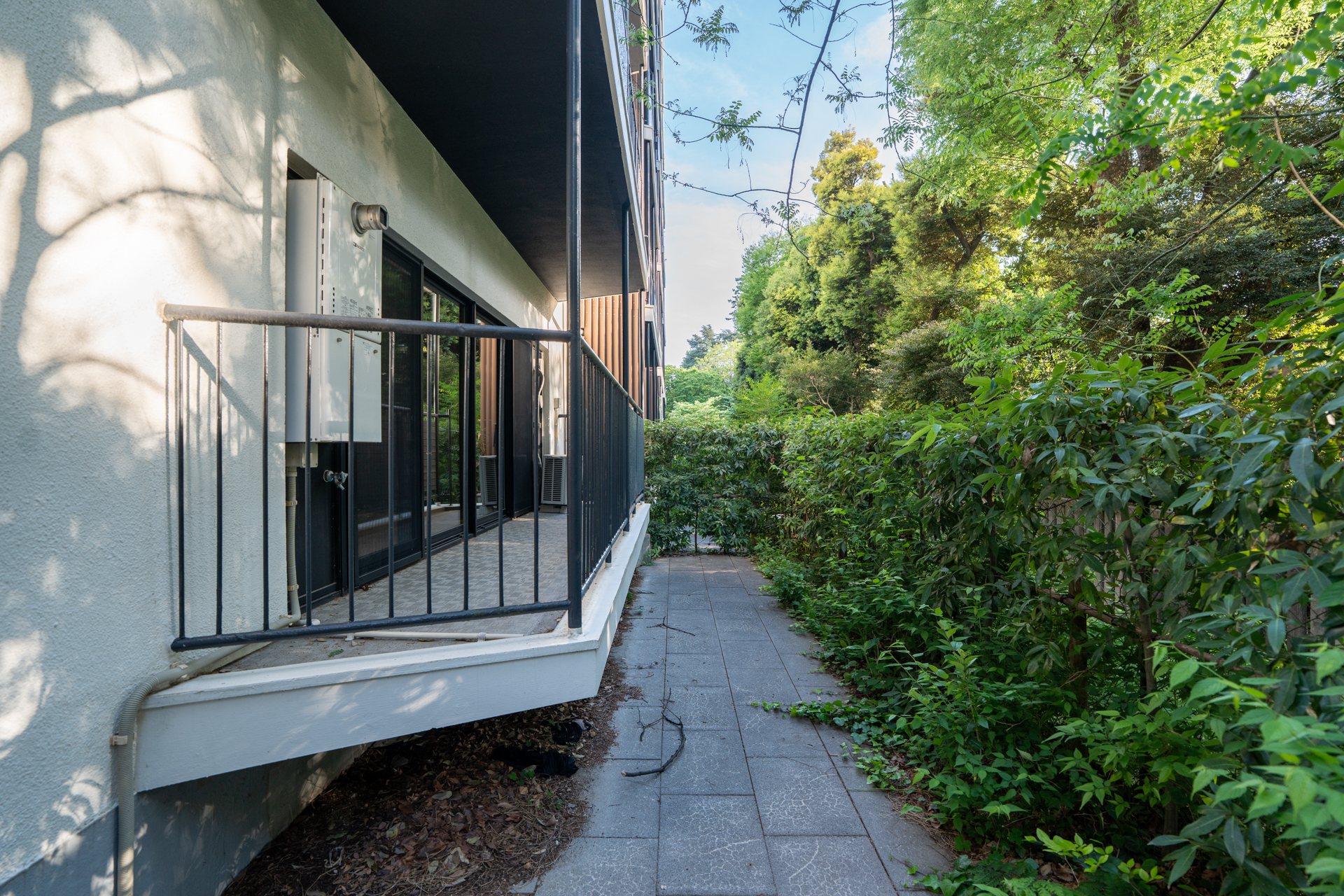 ベランダの下にもスペースが