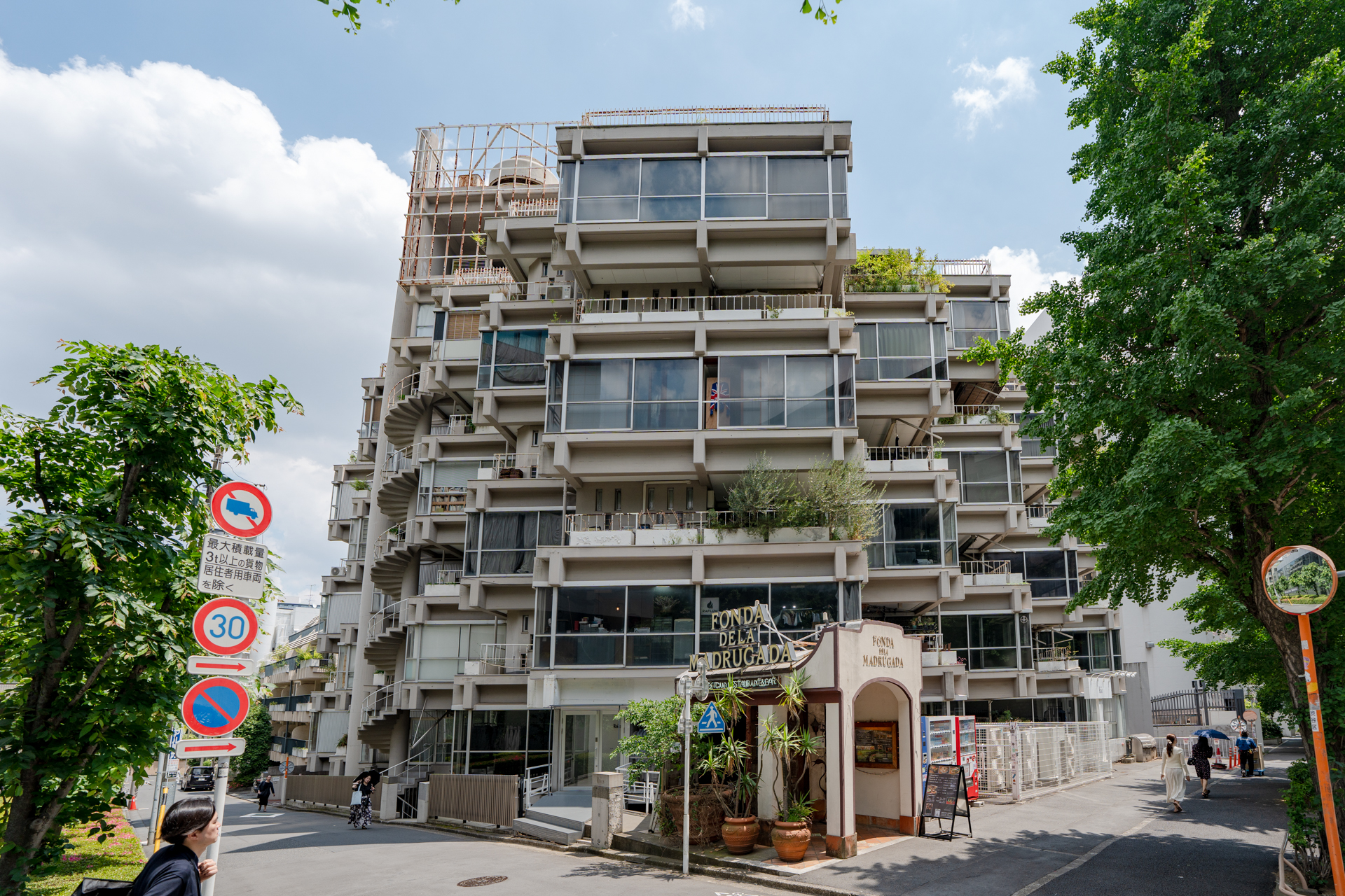 色褪せない名建築のファサード