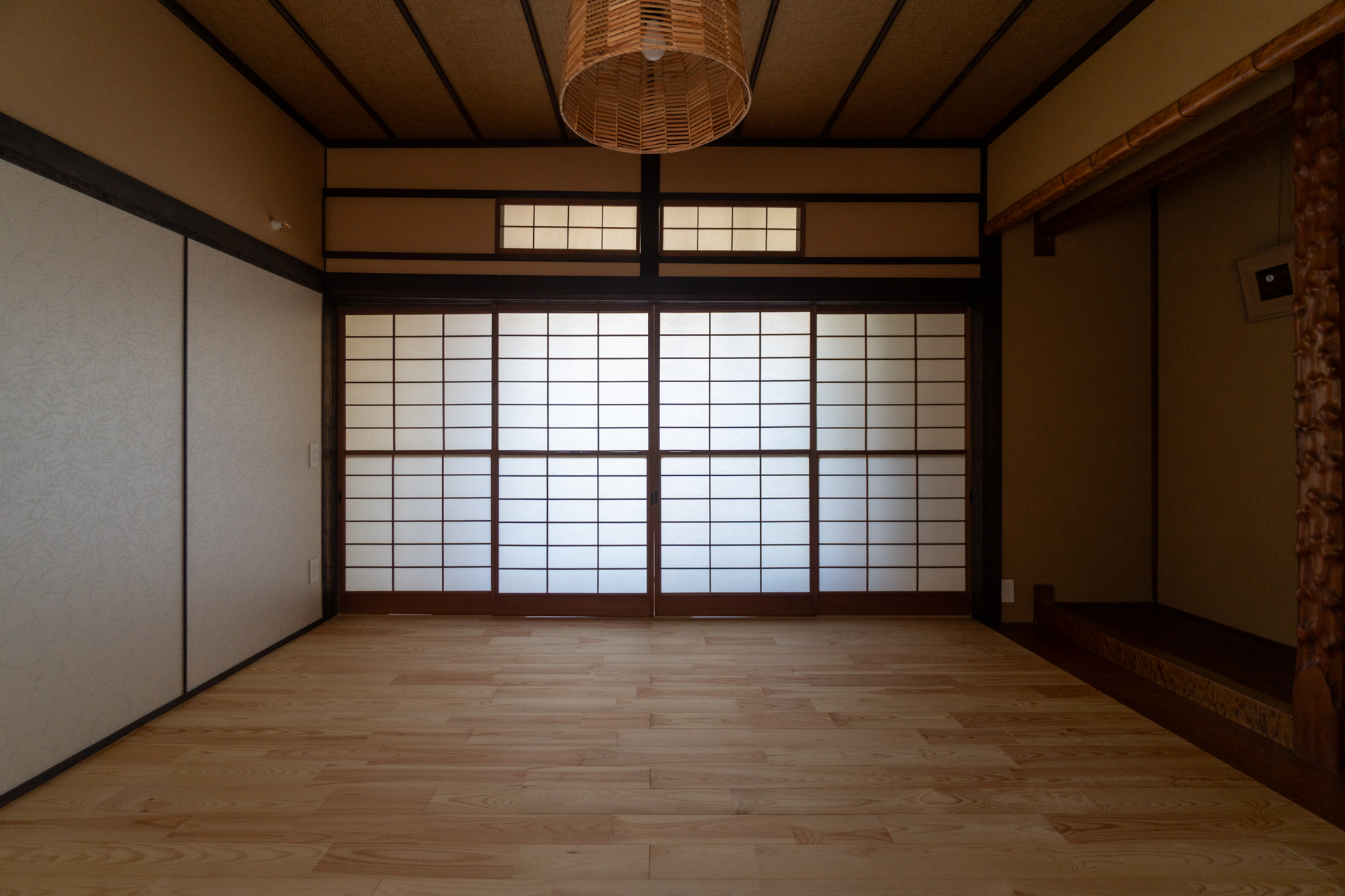 縁側やサンルームと居室の間は障子