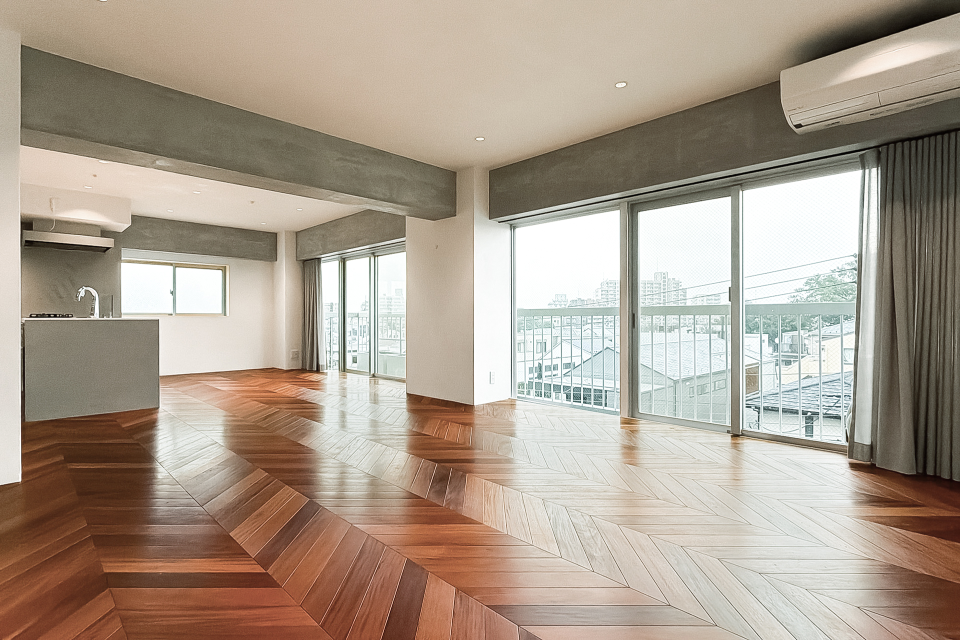 角地に建つ、昭和モダンの結晶