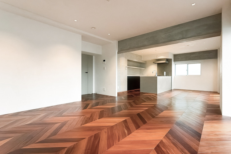 角地に建つ、昭和モダンの結晶