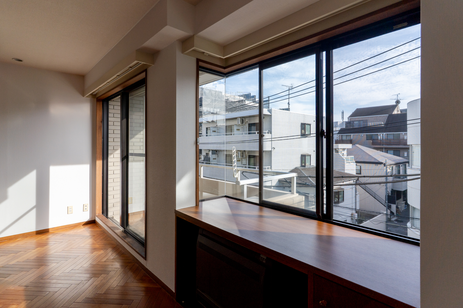 全部屋が南西向きなので心地よい光が入ります