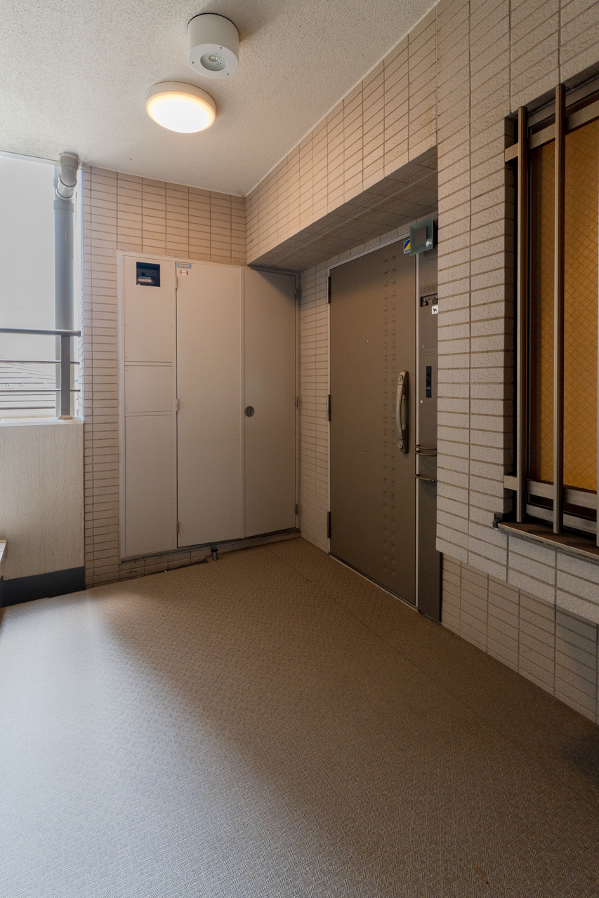 部屋の前にポーチもあります