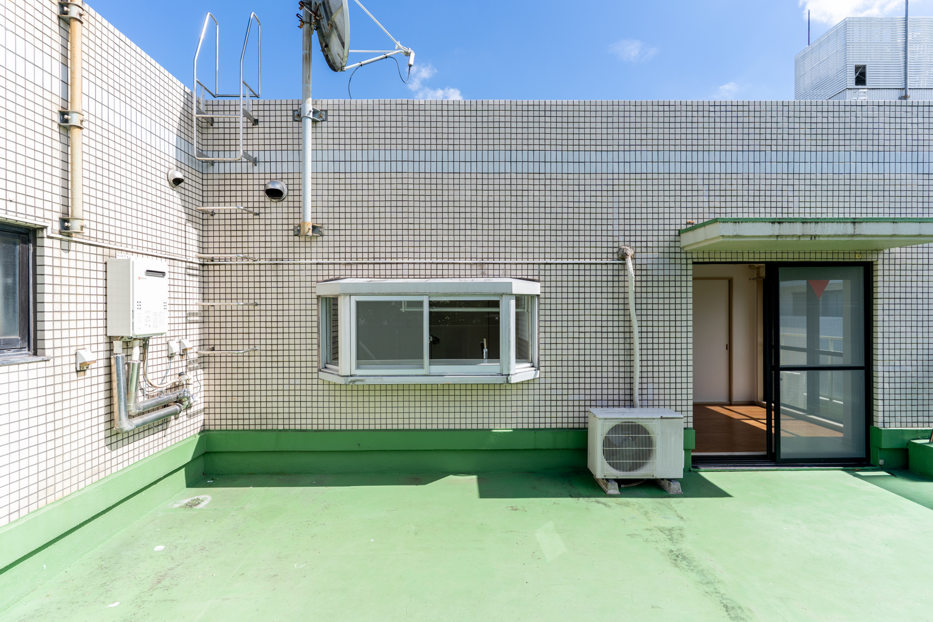 最上階のルーフバルコニーはロマンがあります