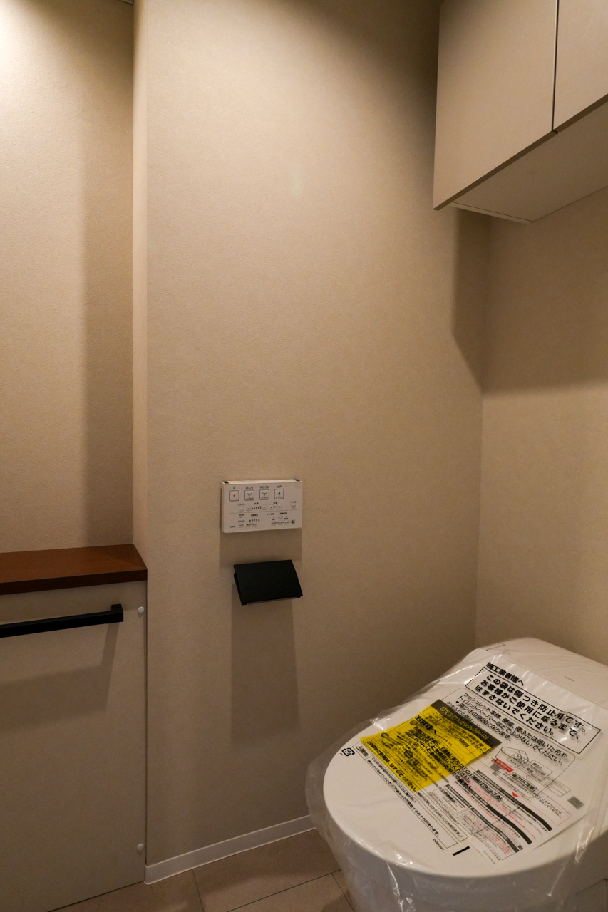 トイレには手洗い場あり