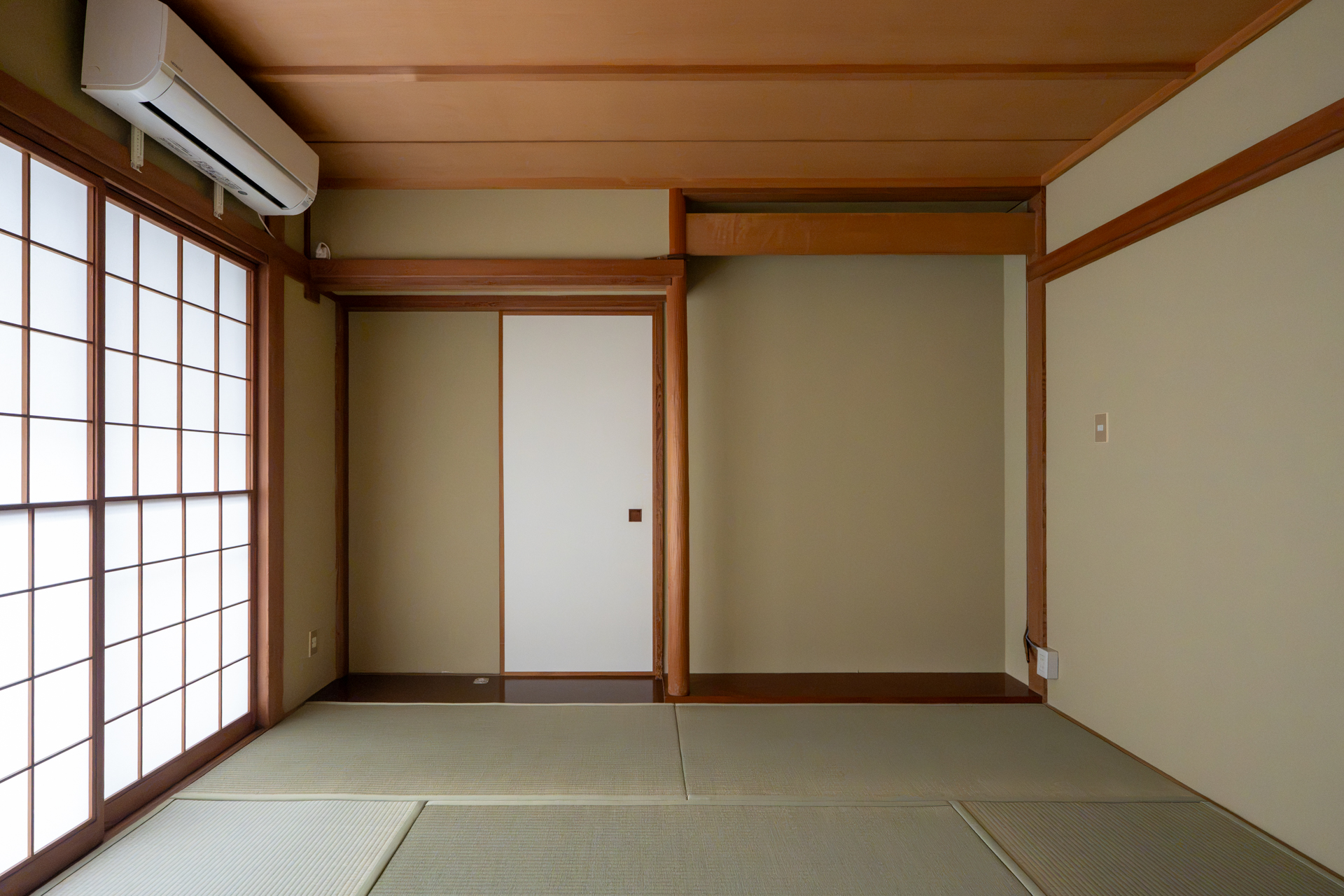 1階和室の床の間