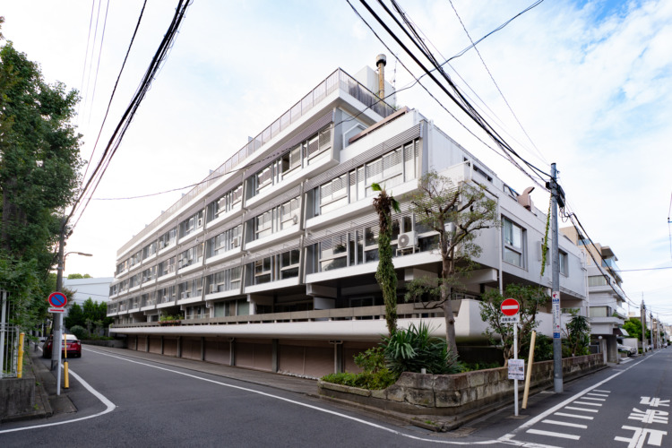 名建築の記憶に住む
