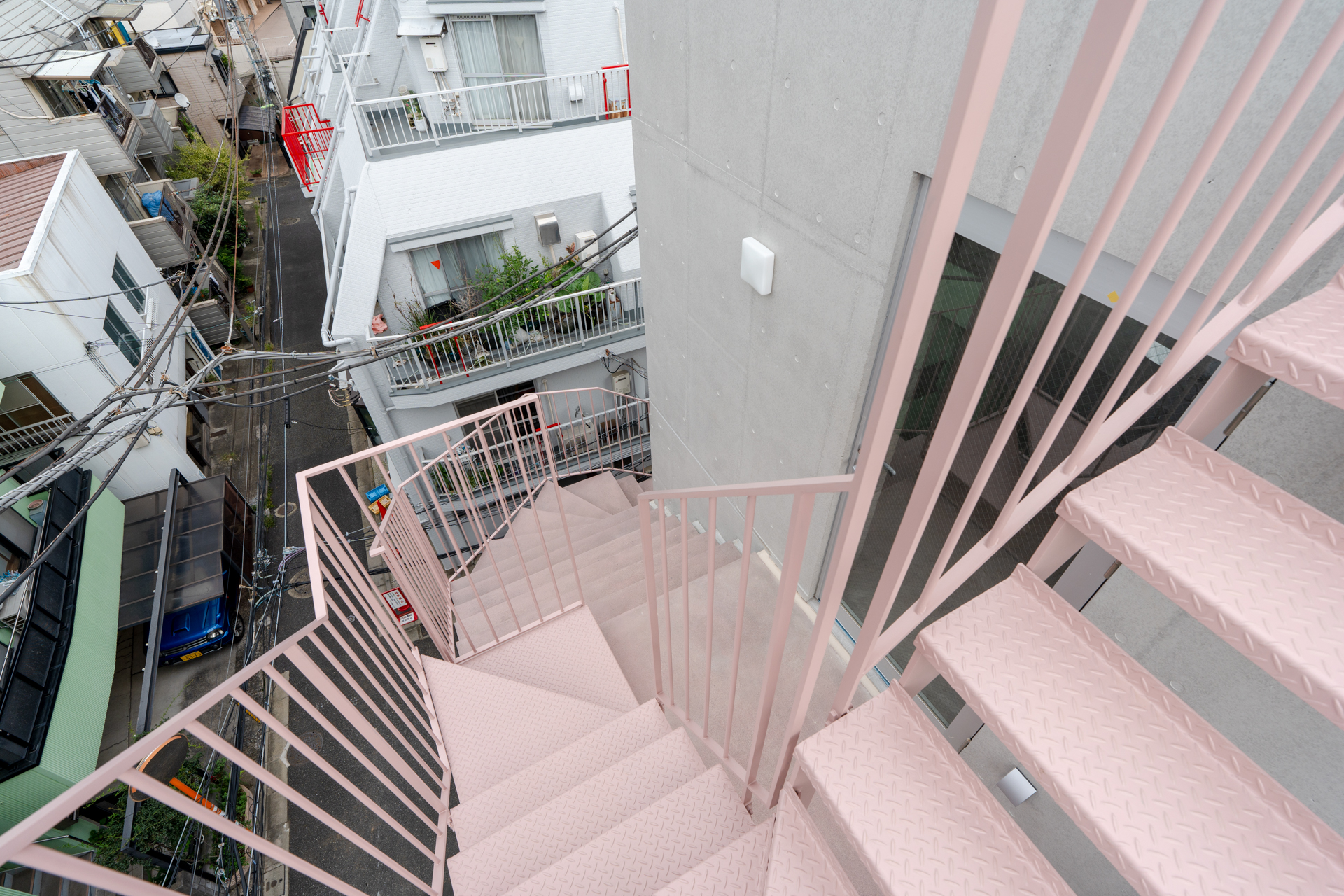 屋上へ