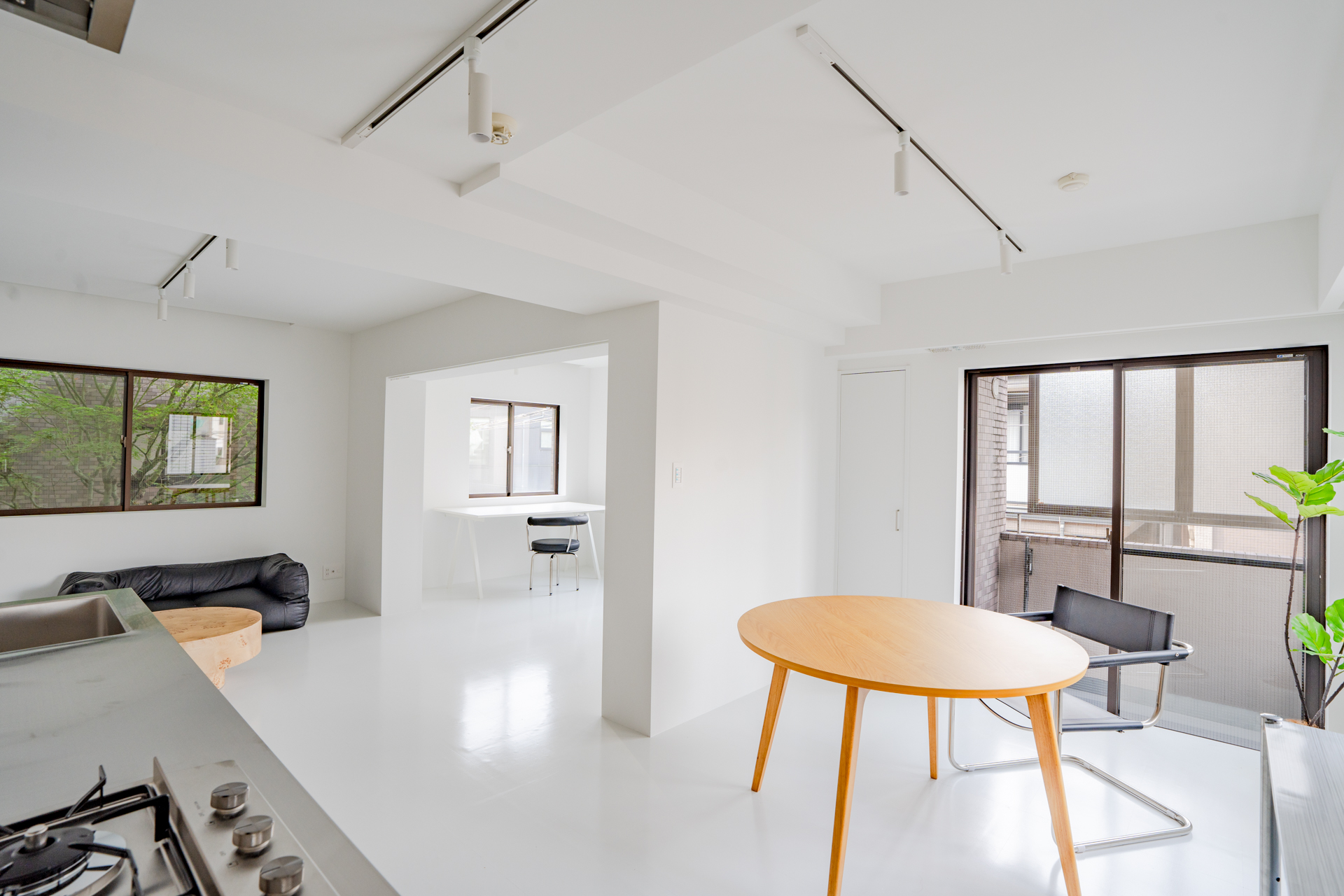 キッチン側からお部屋の全景