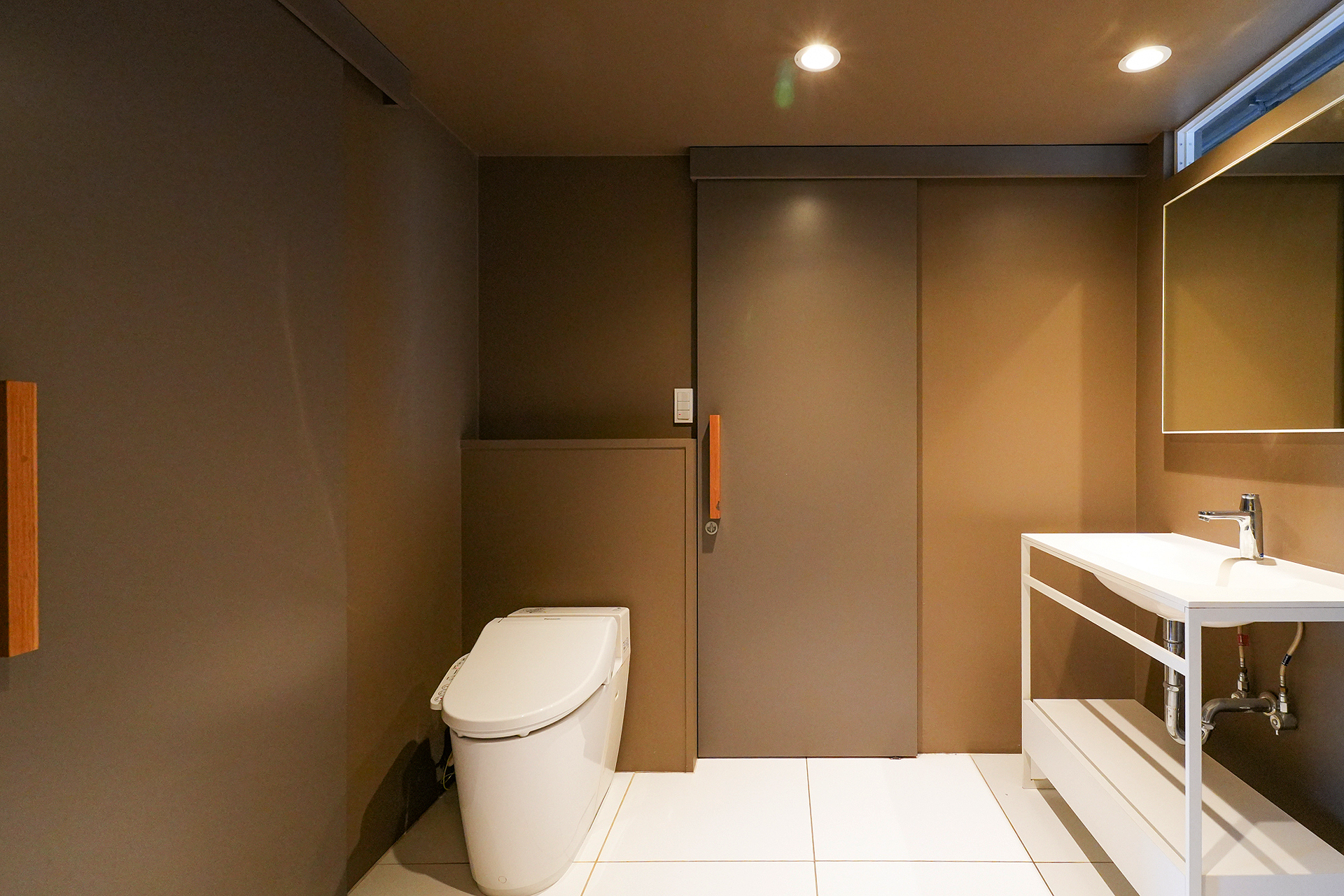 洗面台とトイレは同室