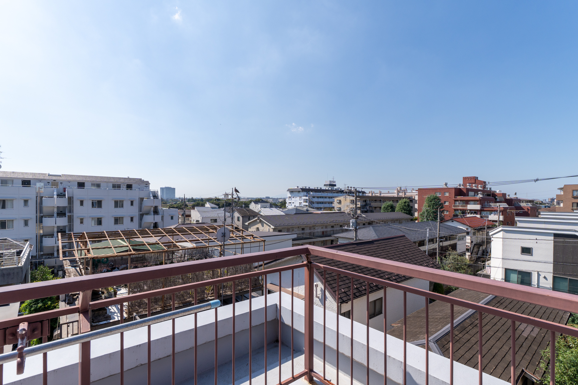 角から眺める空